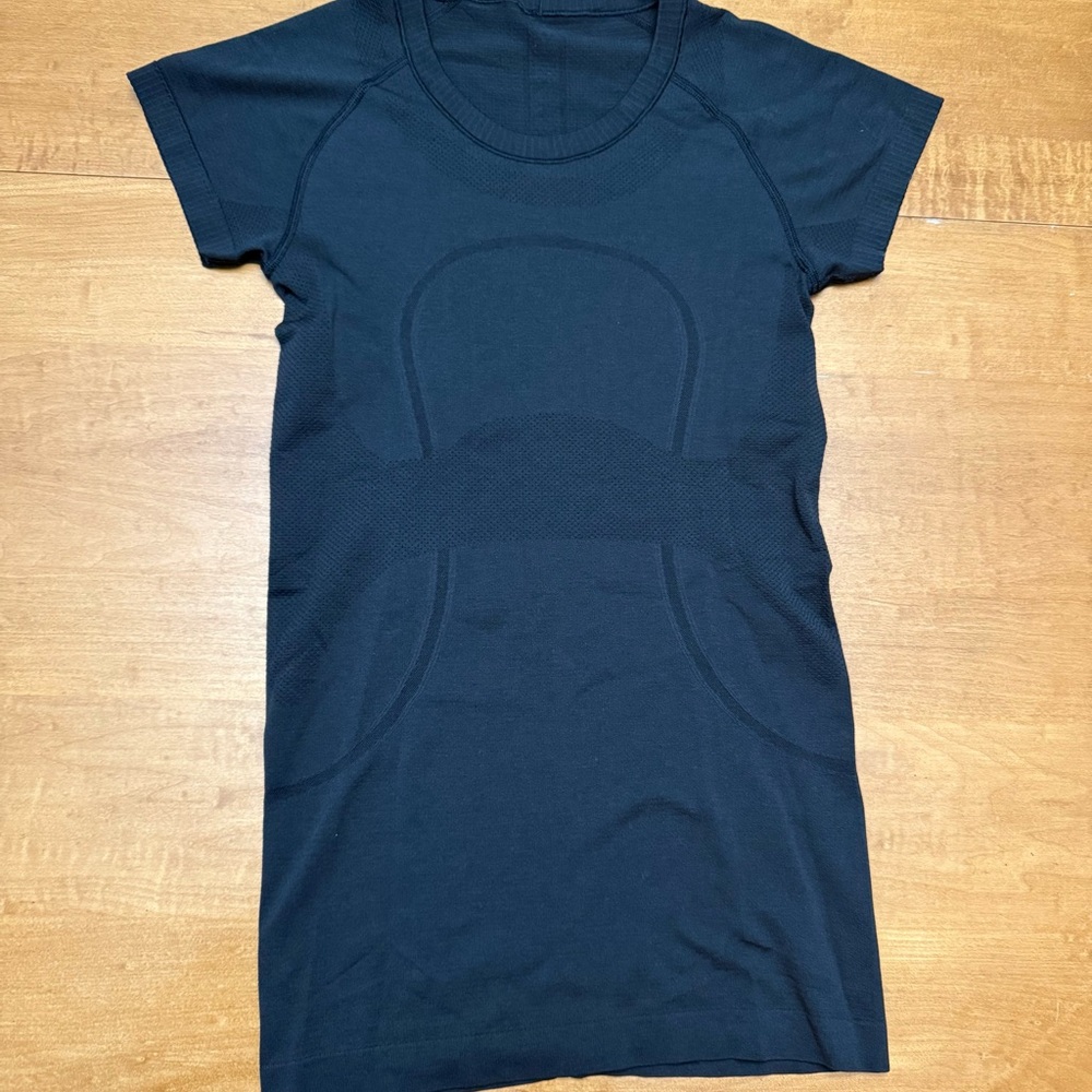 Lululemon Black Swiftly Tech Tee